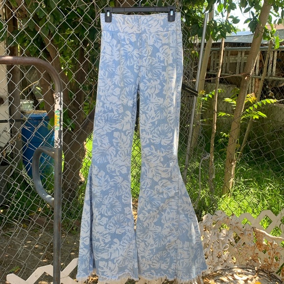 Mumu Blue Berkeley Bells Palm Leaf Print Pants - Picture 1 of 16